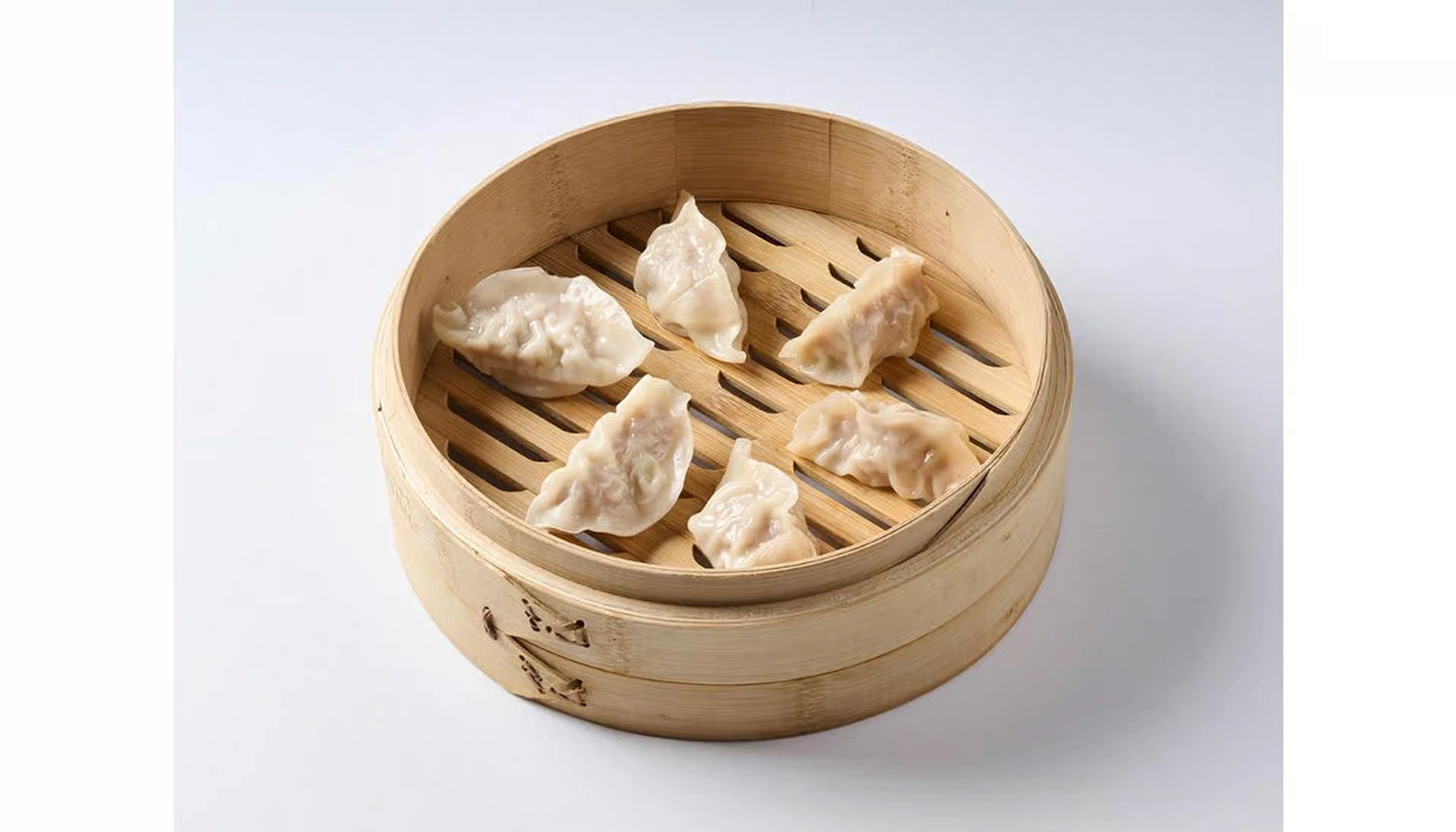 Pork dumplings — six pieces, closed pleats